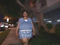 Огромен черен кучка се прецака и яде cumload